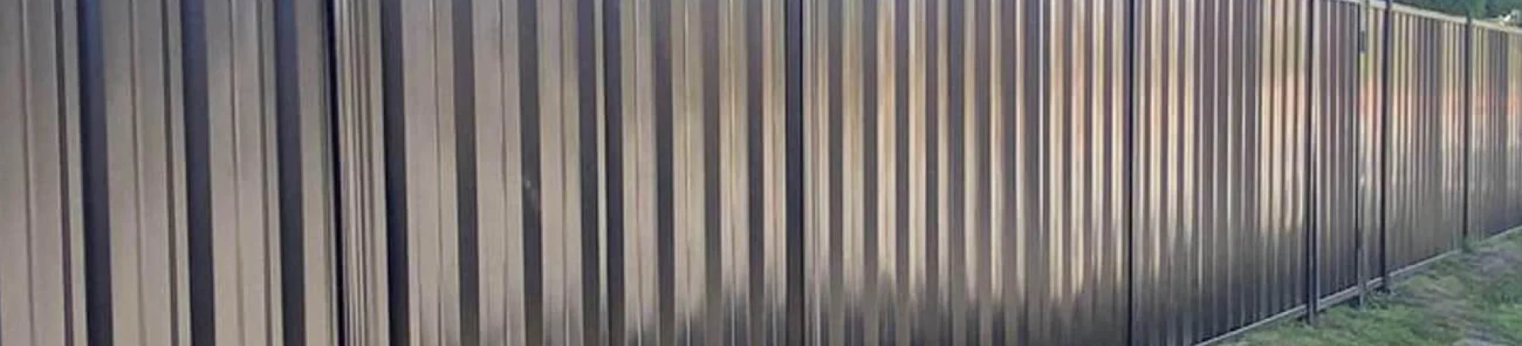 black-corrugated-fence-1300-x-1300_1600x